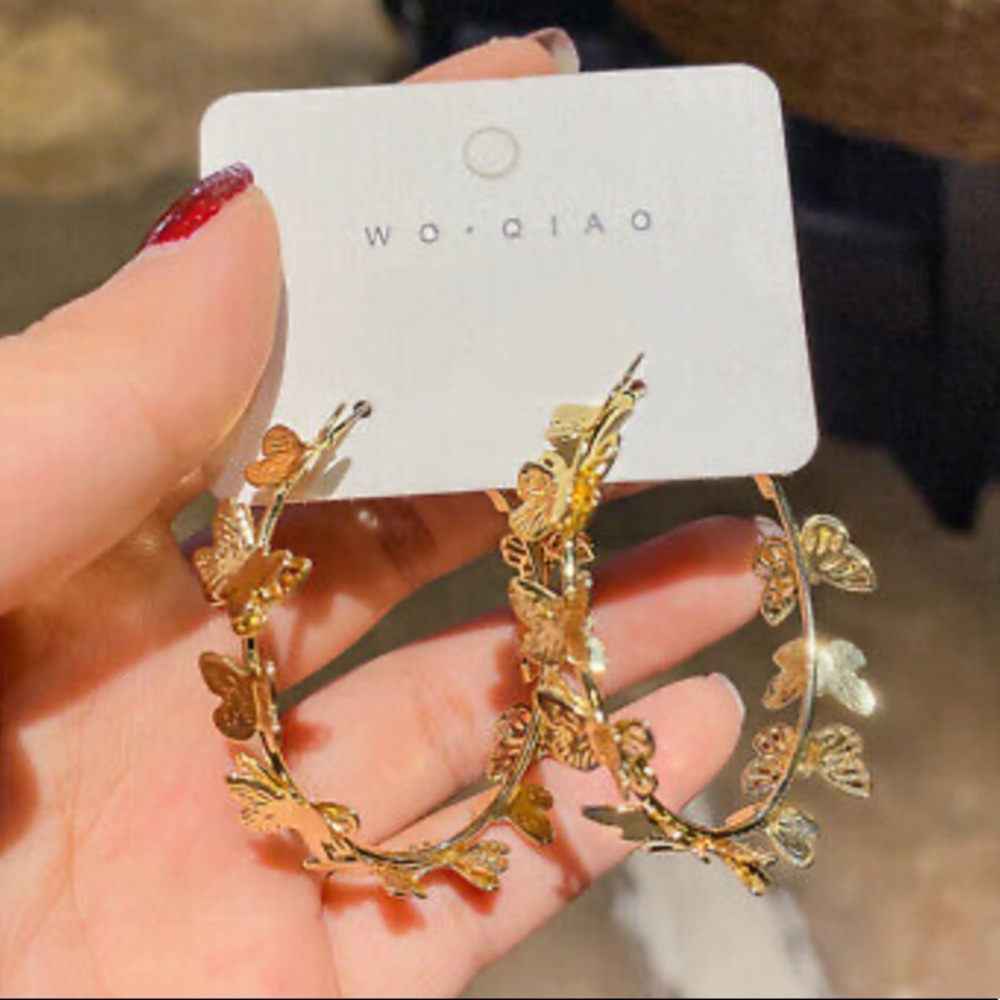 NEW Butterfly 18k Gold Plated Hoop Earrings - Picture 4 of 9